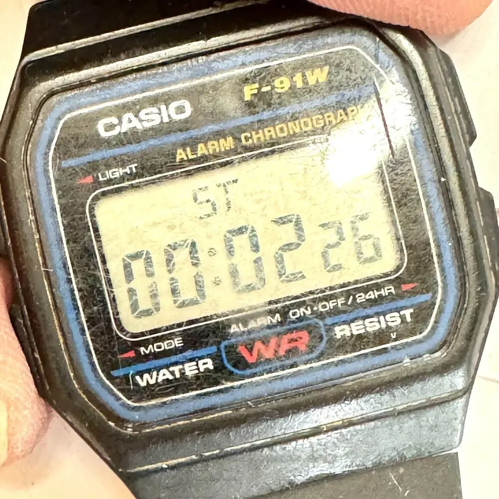 Vintage CasioF-91W Watch Model 593 Alarm Chronograph Light WORKS